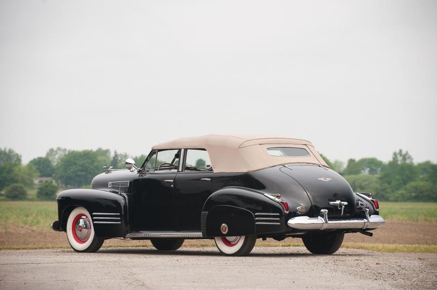 Cadillac Series 62 Convertible Sedan (6229D) 1941 года  (фото 39 из 51)